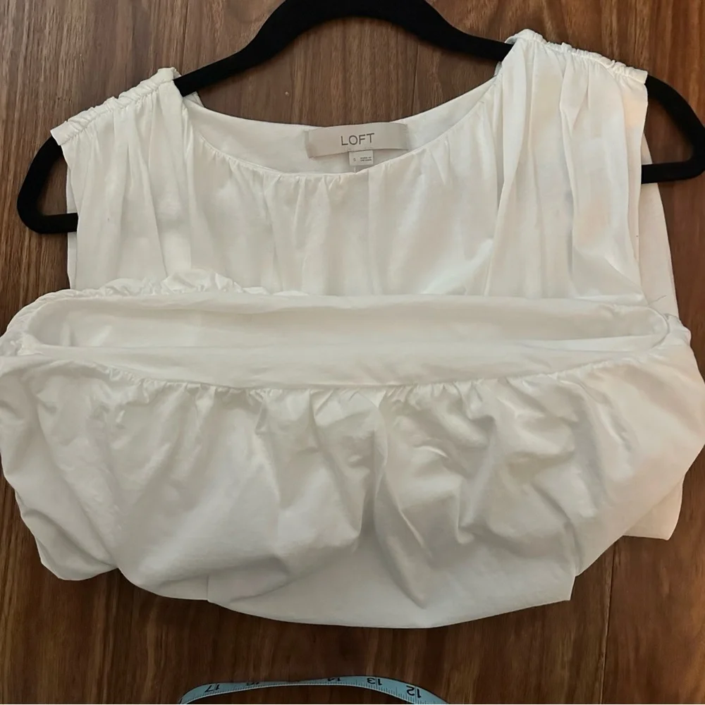 LOFT Ivory White Bubble Hem Pleated Blouse Sz S Cotton - Picture 9 of 9